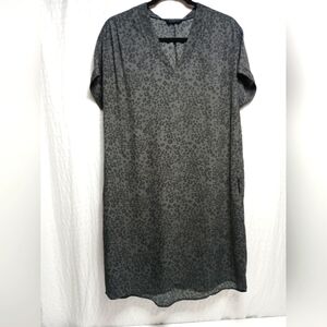 Denver Hayes Lightweight Mini Dress. Size L